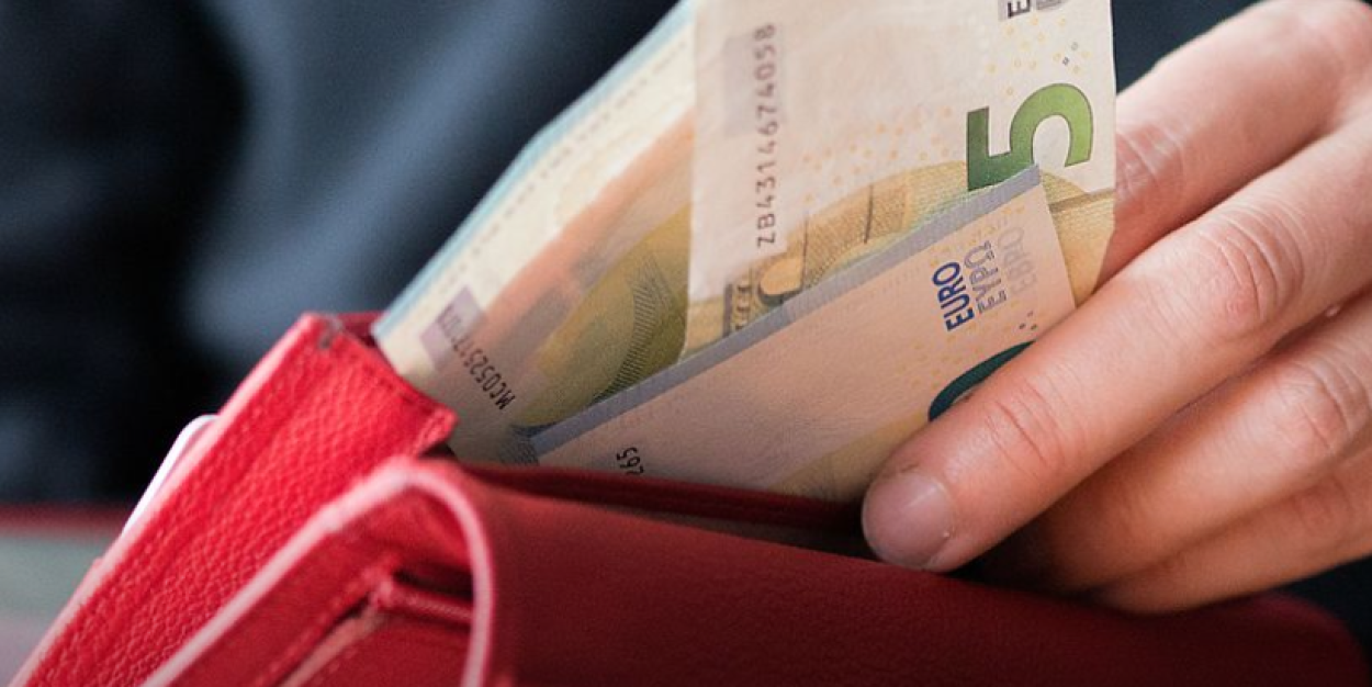 Gehälterabkommen im öffentlichen Dienst Parlament beschließt Gehaltsaufbesserungen für Staatsbedienstete